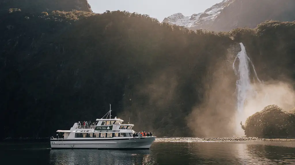 Milford Sound Coach & Cruise Tour from Queenstown