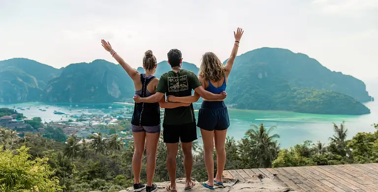 Thailand tour – discover Bangkok’s vibrant streets and cultural highlights